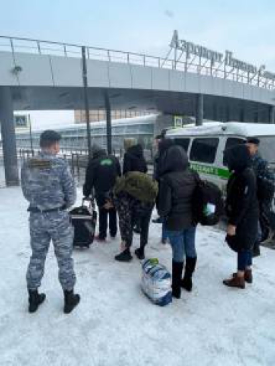 232 мигранта выдворили псковские судебные приставы за год