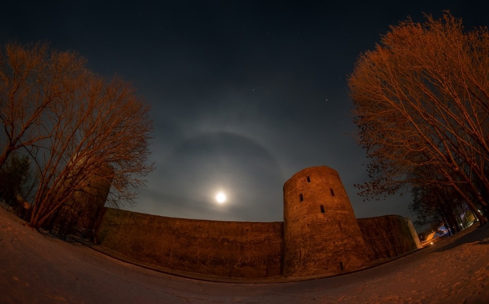 Псковский астроном-любитель запечатлел гало в небе над Изборском