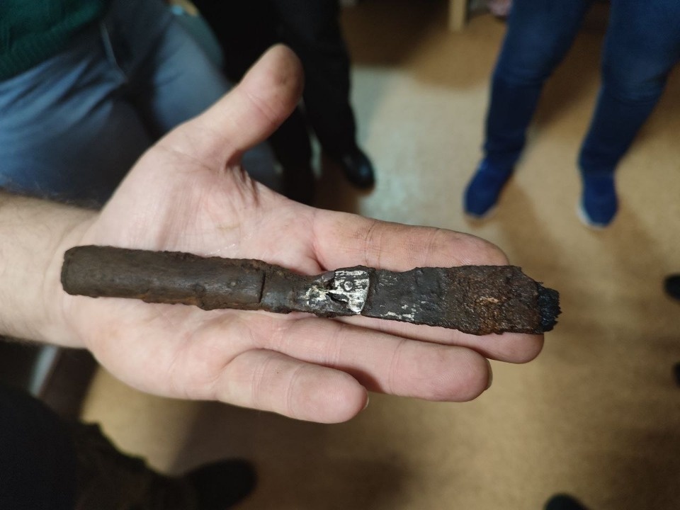 Псковские археологи поделились интересной находкой осенних раскопок в Печорах Псковские археологи поделились интересной находкой осенних раскопок в Печорах