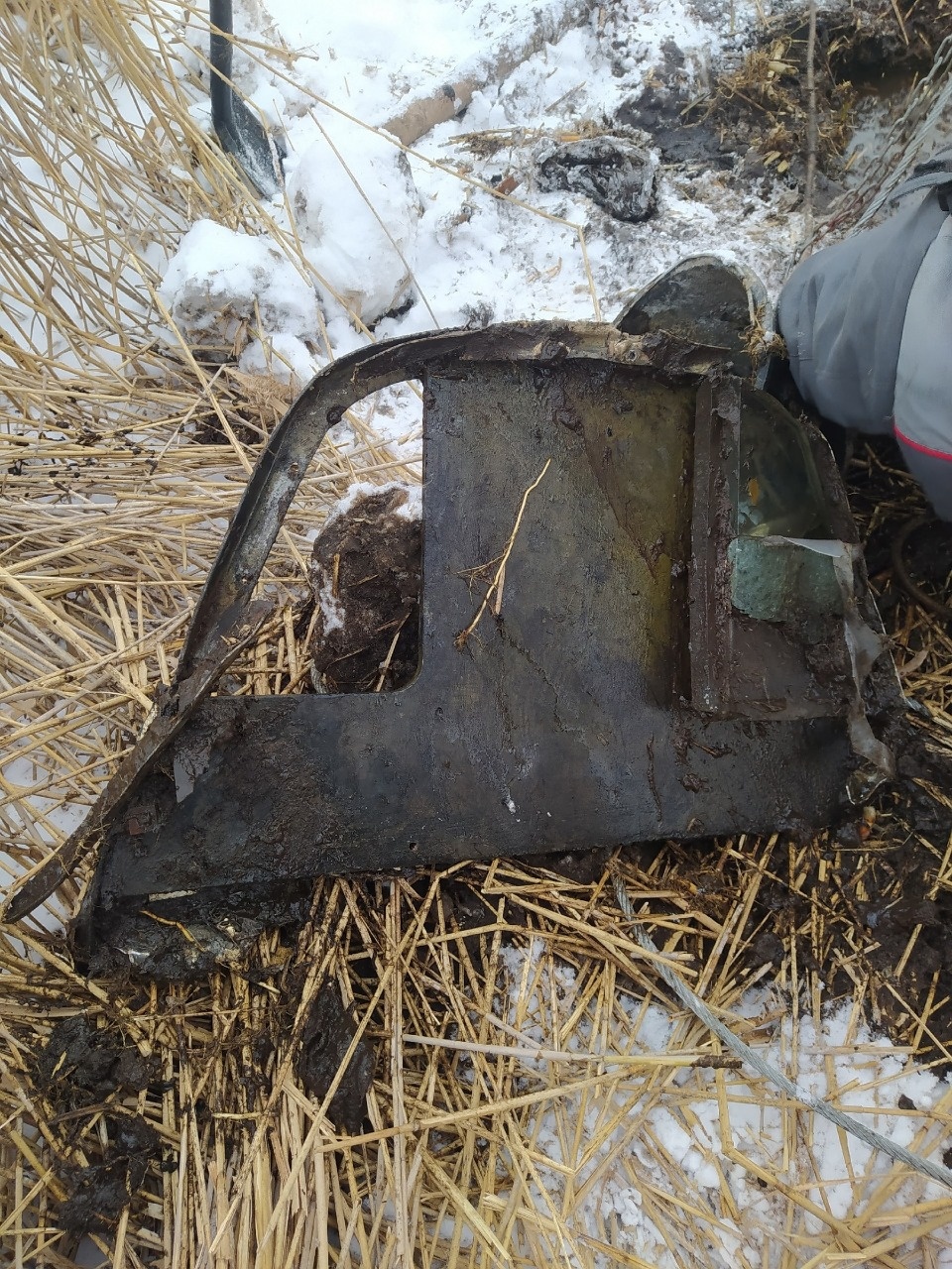 Поисковики совершили несколько выездов к месту падения самолёта в Невельском районе