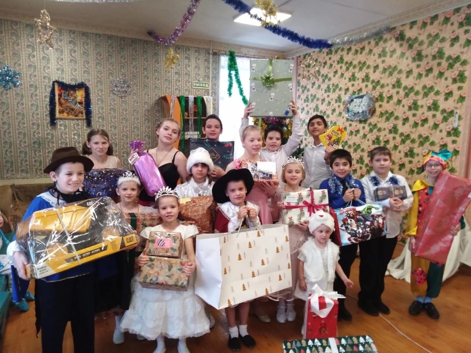 290 детей из Псковской области получили подарки в рамках акции детского фонда