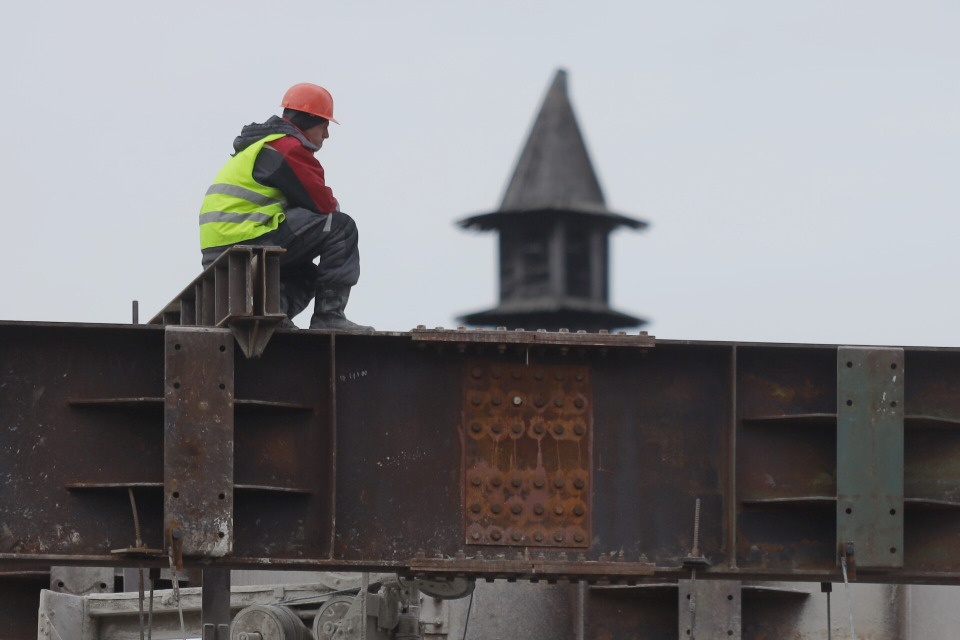 Подземный ход обнаружили во время ремонта Троицкого моста в Пскове