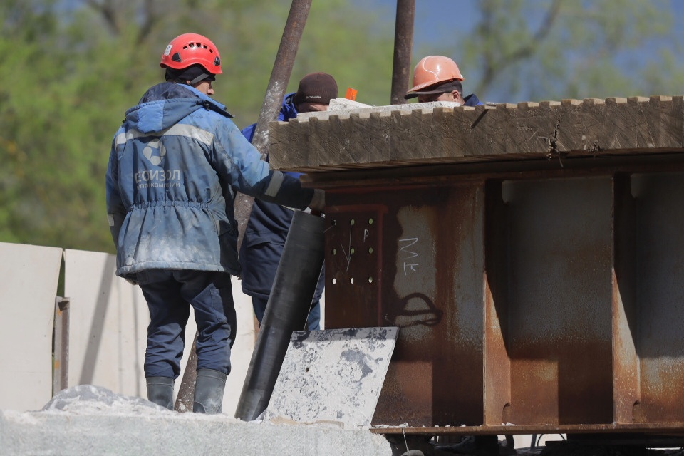 Опоры Троицкого моста в Пскове отделают гранитом