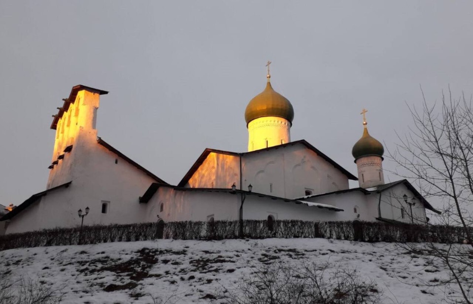 Начинается реставрация Святых ворот в Псково-Печерском монастыре Начинается реставрация Святых ворот в Псково-Печерском монастыре