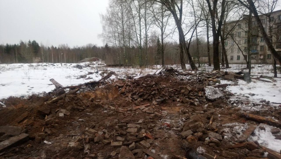 В Гдовском районе проведут проверку, почему газовые коммуникации не отключили до сноса здания