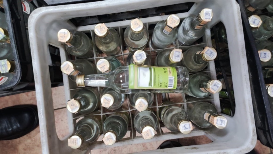 Более 800 литров алкогольной продукции изъяла полиция в Пскове из незаконного оборота