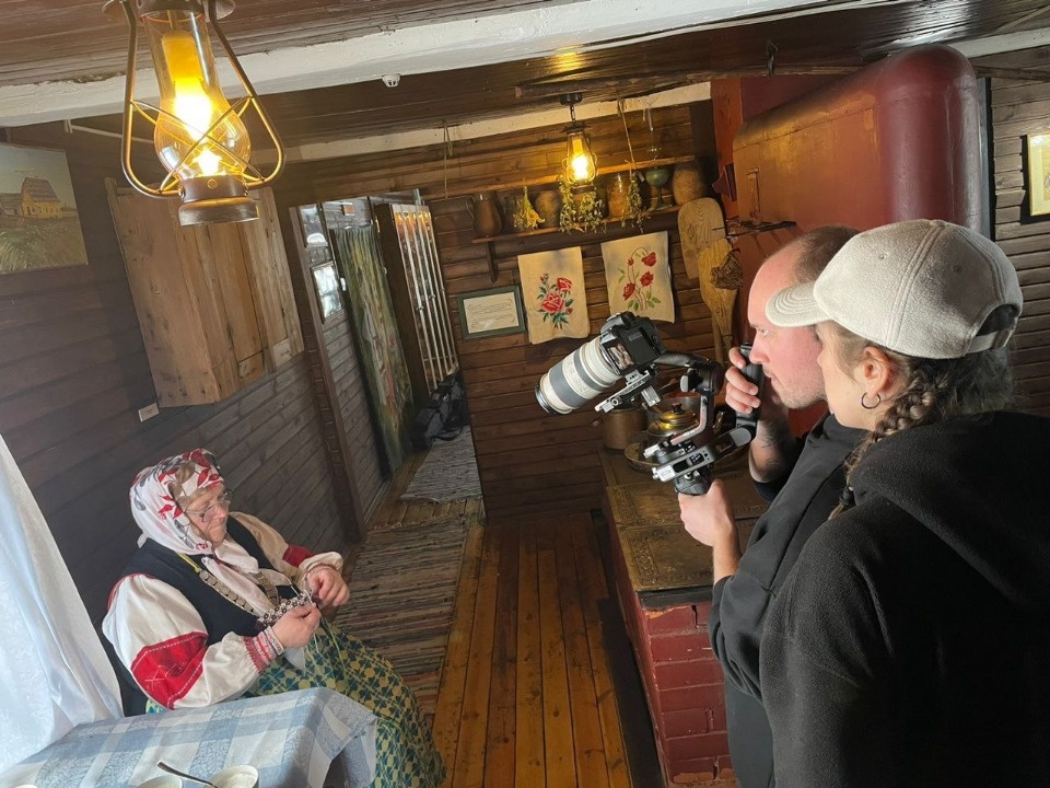 Телеканал Russia Today посетил Изборск для съемок программы «Одноэтажная Россия» Телеканал Russia Today посетил Изборск для съемок программы «Одноэтажная Россия»