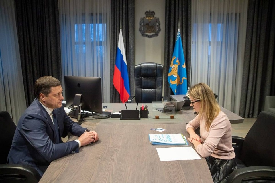 На 14% сократилось количество детей-сирот в Псковской области за пять лет