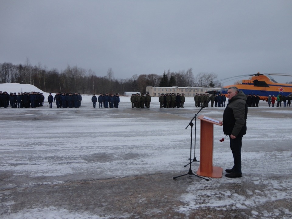 На территории аэродрома Веретье состоялась церемония прощания с героями-авиаторами На территории аэродрома Веретье состоялась церемония прощания с героями-авиаторами