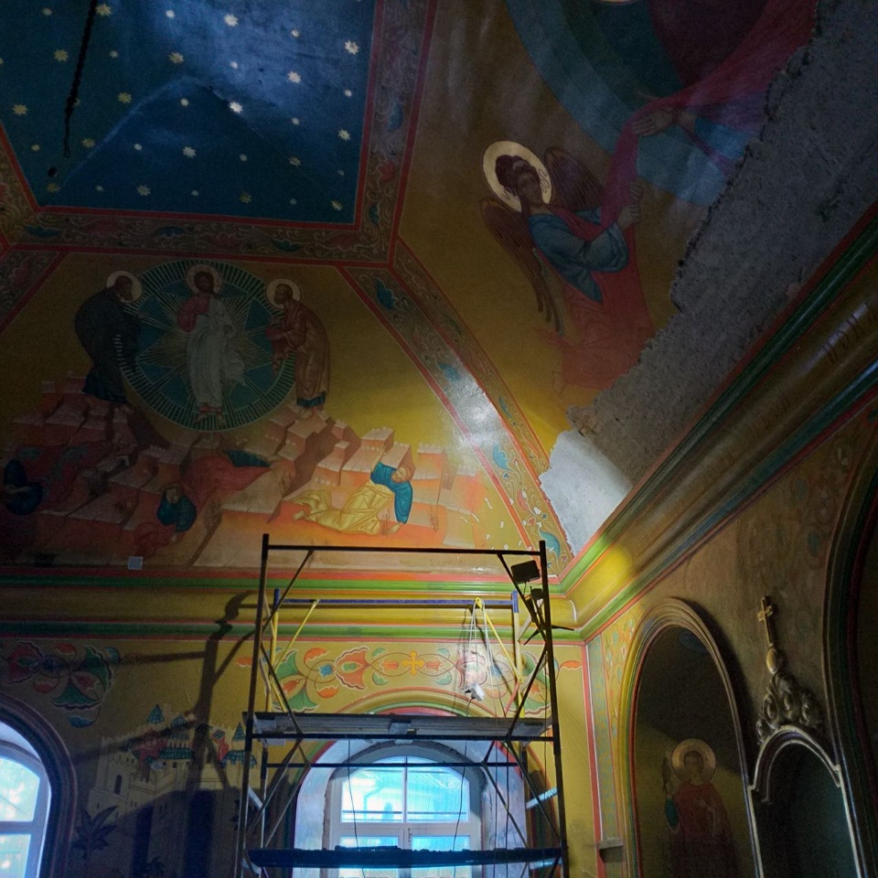 Специалисты отреставрируют Сретенскую церковь Псково-Печерского монастыря