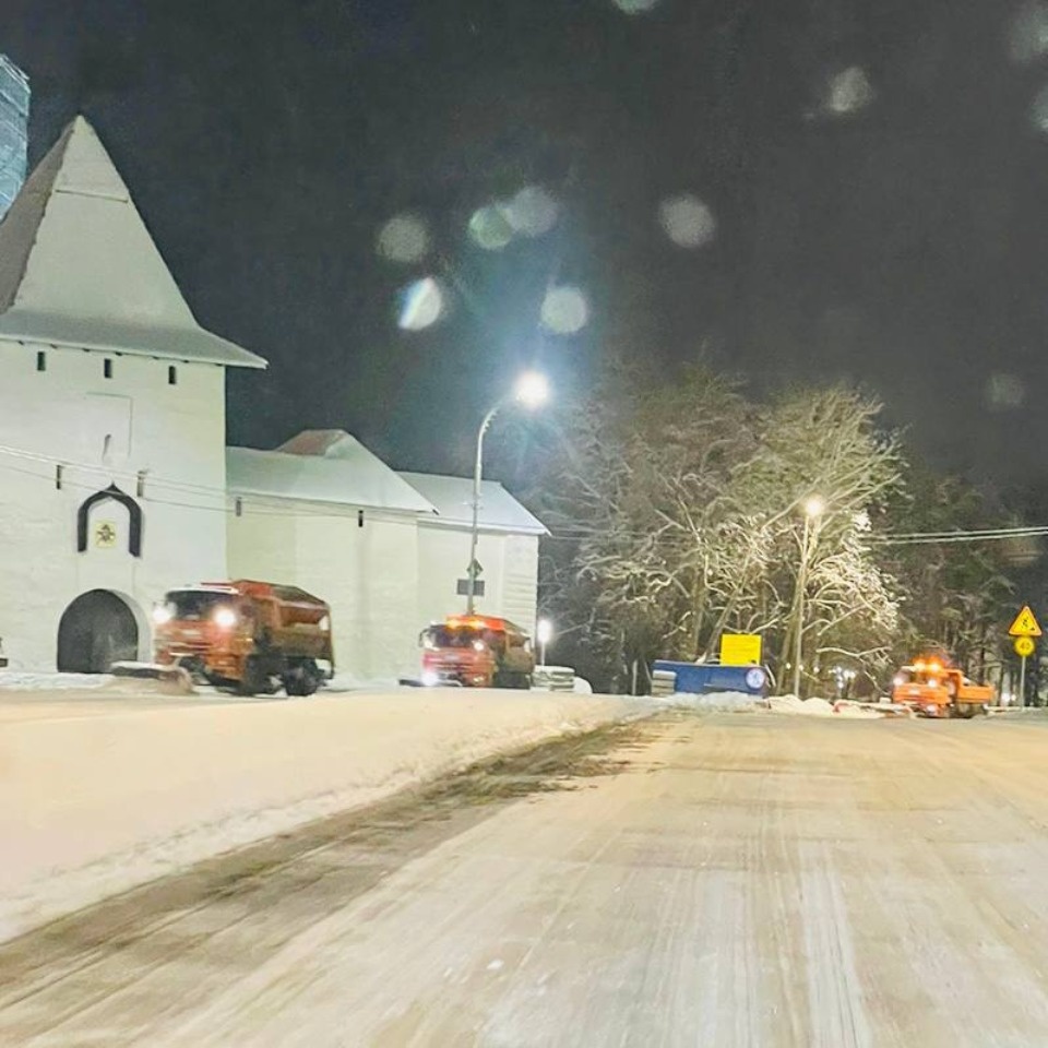 Глава Пскова поблагодарил дорожные службы за уборку последствий снегопада в течение суток