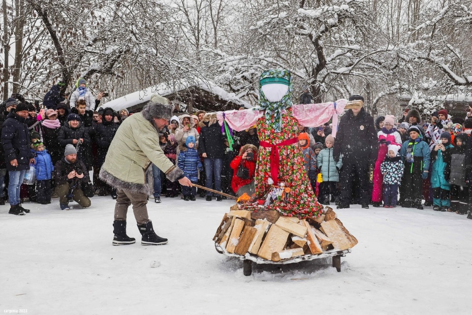 Масленицу в Изборске посетили более пяти тысяч человек Масленицу в Изборске посетили более пяти тысяч человек