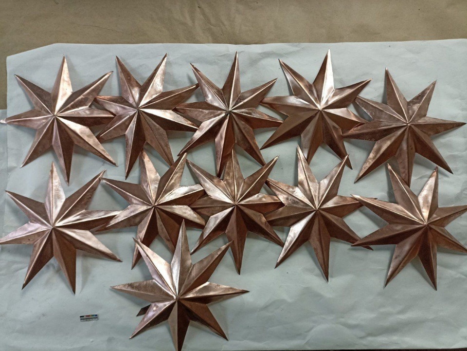 С купола Большой звонницы Псково-Печерского монастыря сняли звезды