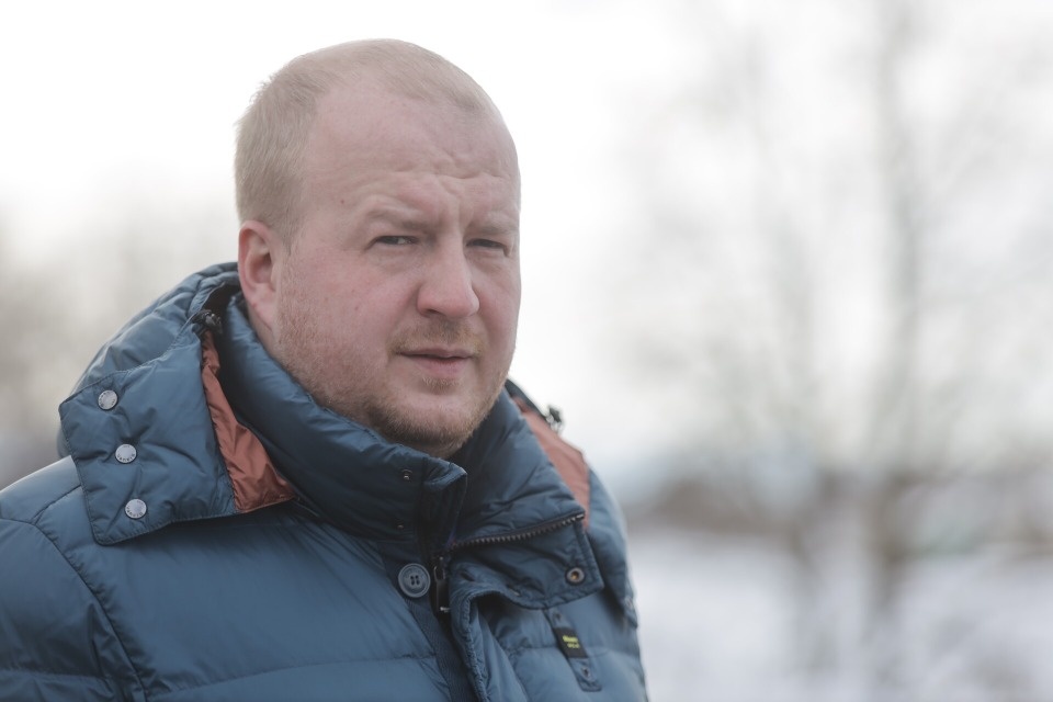 Отлить в асфальтобетоне