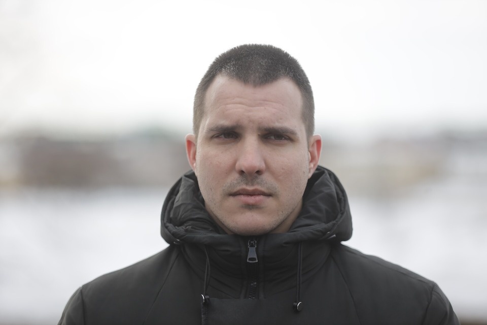 Отлить в асфальтобетоне