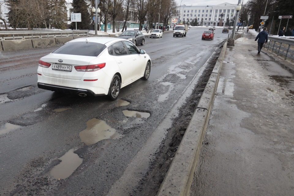 Отлить в асфальтобетоне