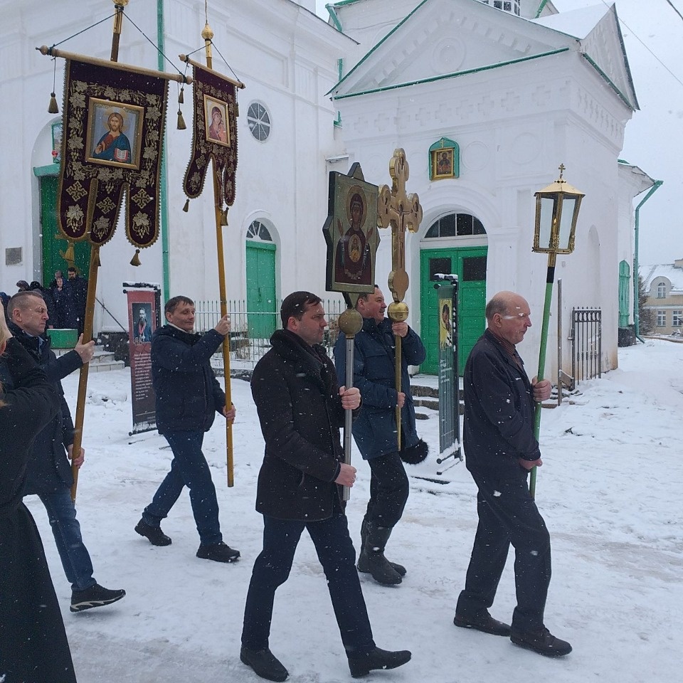 Митрополит Тихон освятил храм святой великомученицы Варвары в Печорах 