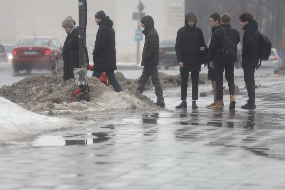 Люди и лужи