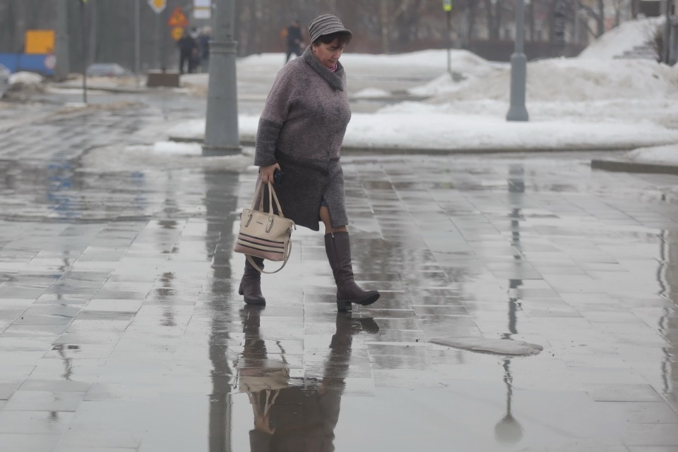 Люди и лужи