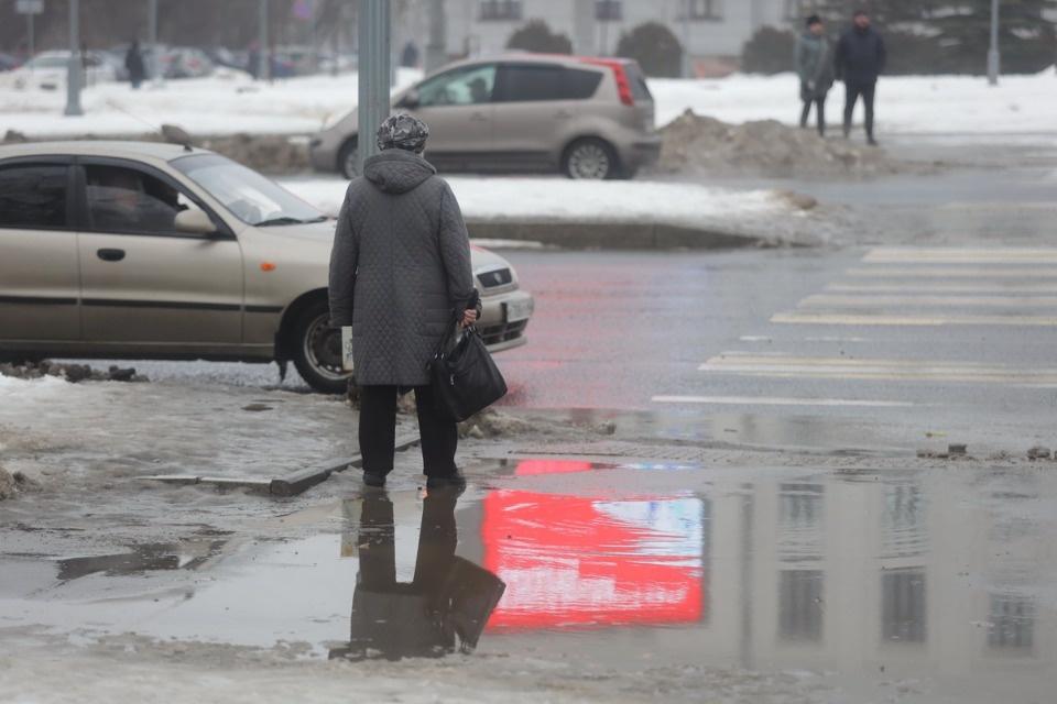 Люди и лужи