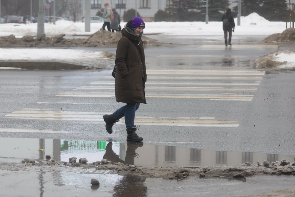 Люди и лужи