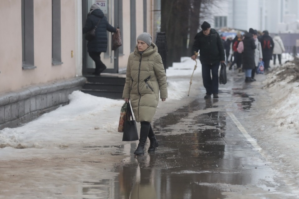 Люди и лужи