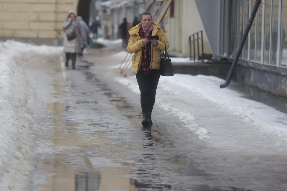 Люди и лужи