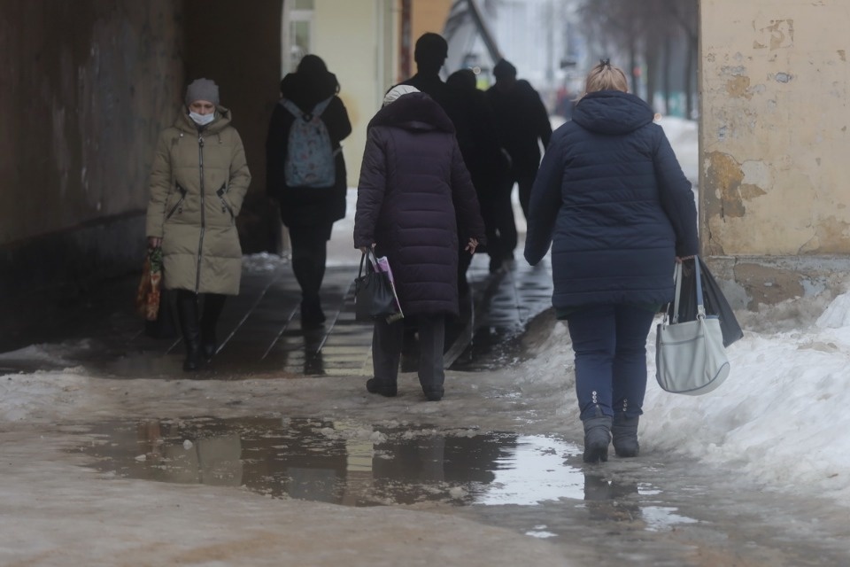 Люди и лужи