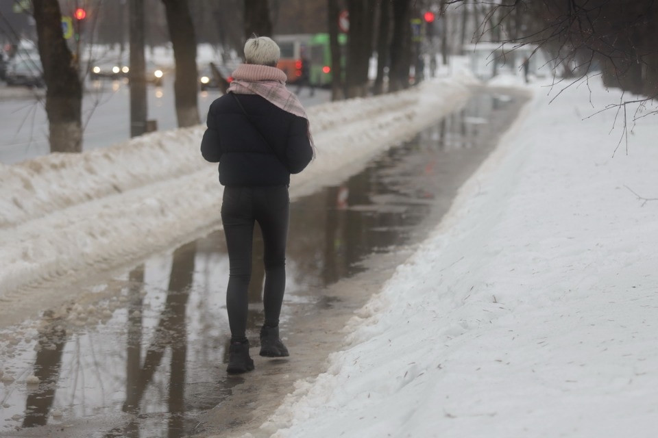 Люди и лужи