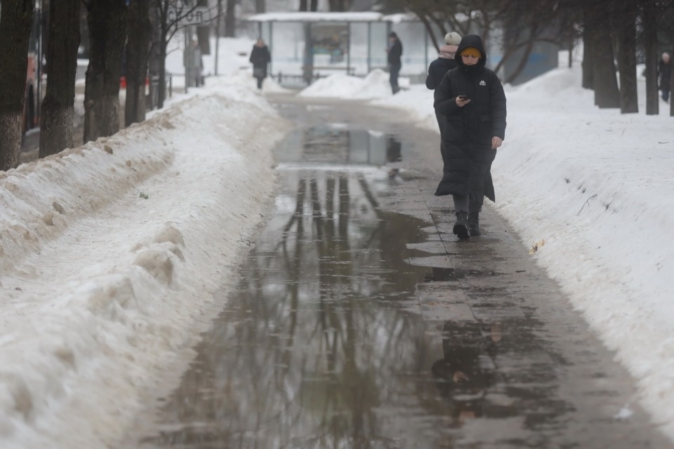 Люди и лужи