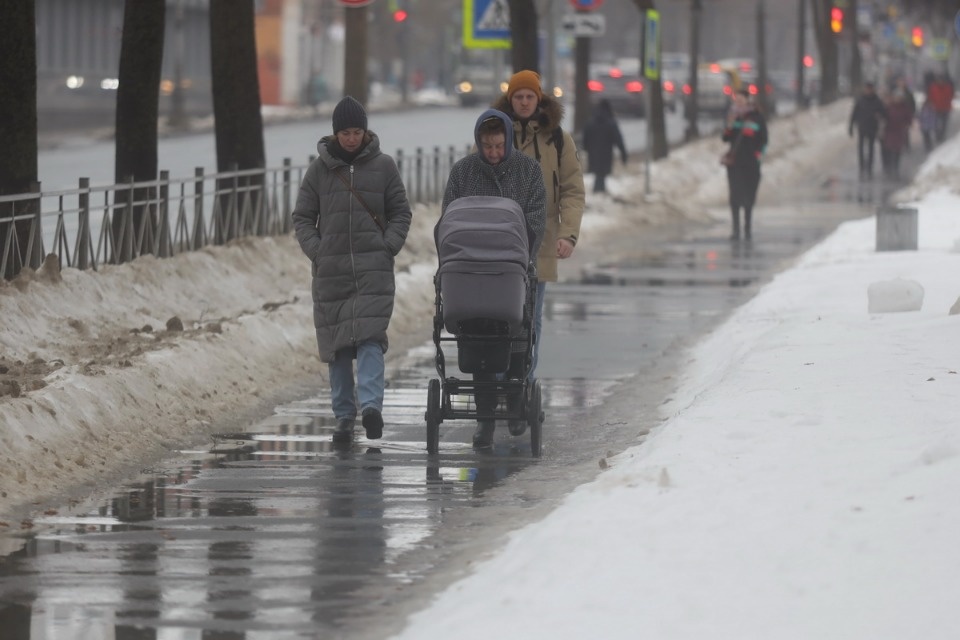 Люди и лужи