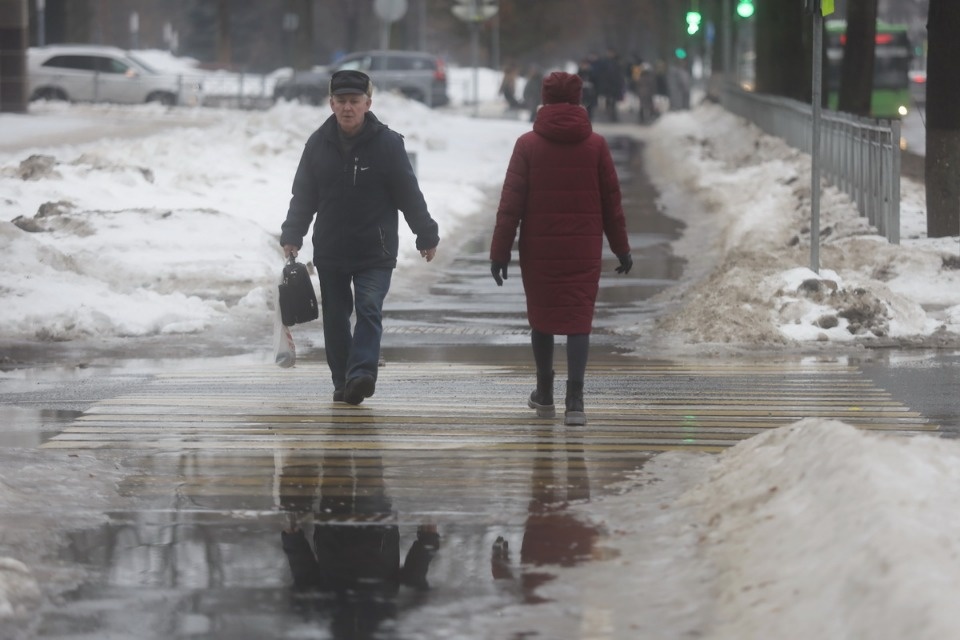 Люди и лужи