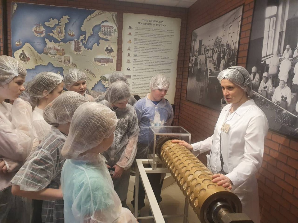 Псковский губернатор помог детям из детдома попасть в поезд Гарри Поттера