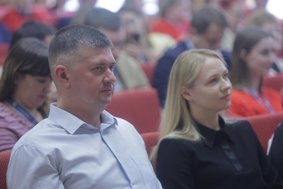 Второй форум работающей молодежи проходит в Пскове