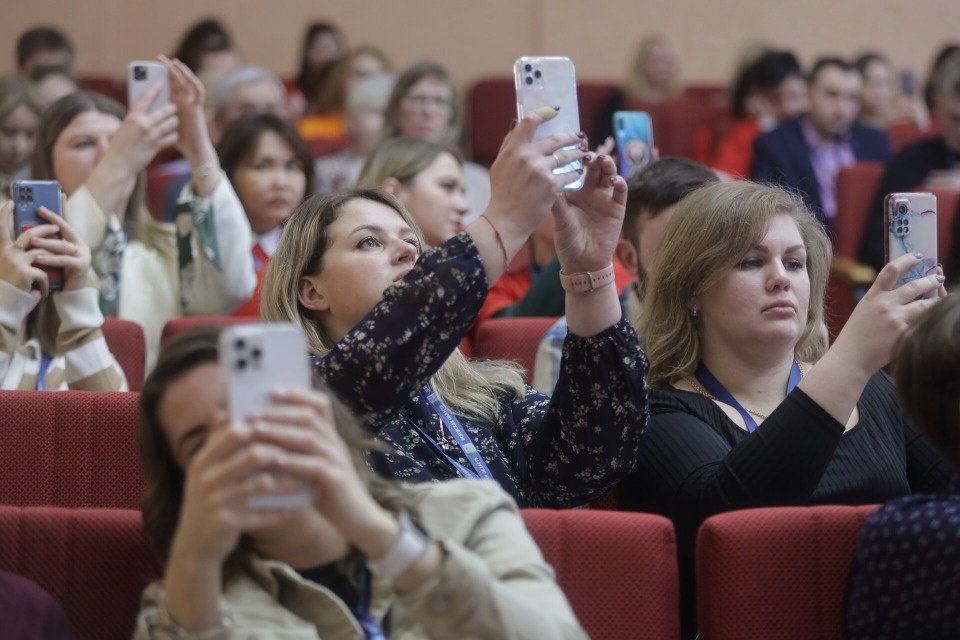 Второй форум работающей молодежи проходит в Пскове