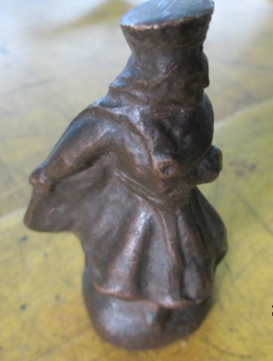 Псковские таможенники предотвратили незаконный ввоз в Россию старинных вещей