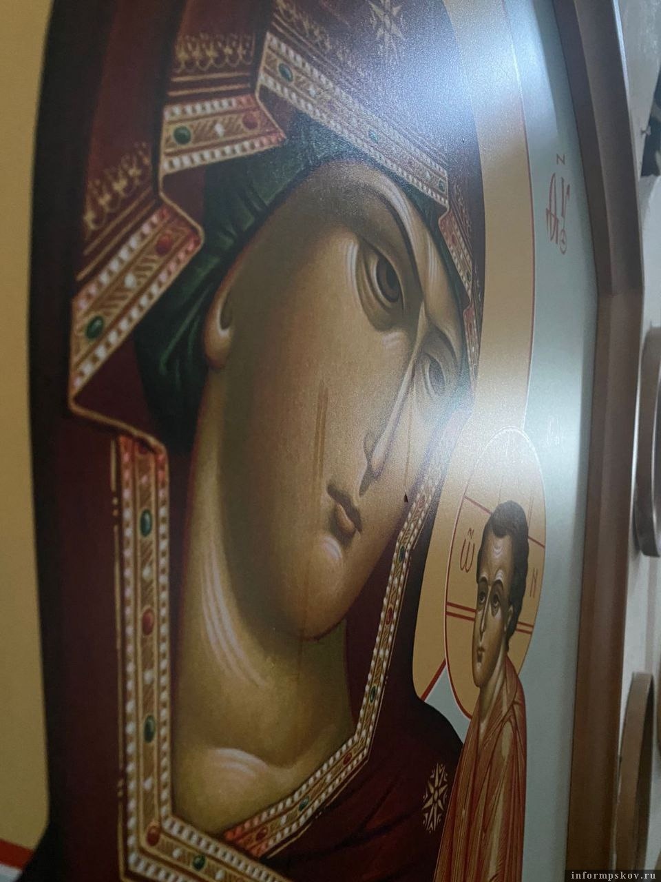 В псковском храме замироточила икона Пресвятой Богородицы 