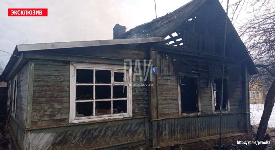 На место пожара в Порховском районе нашли тело пенсионерки