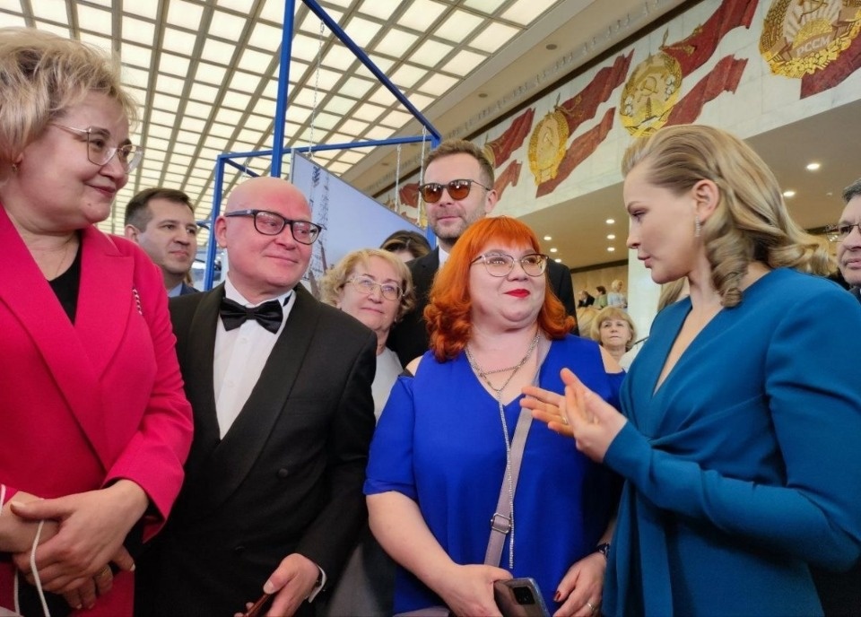 Актриса Юрия Пересильд встретилась с псковскими учителями на премьере фильма «Вызов»