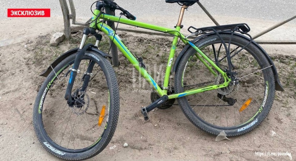 Велосипедист госпитализирован в результате ДТП в Великих Луках