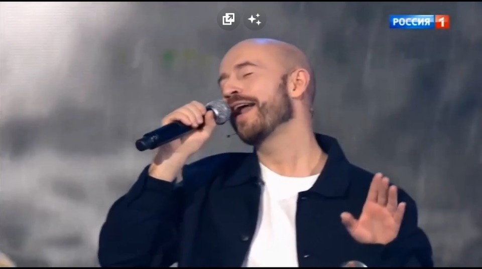 Композиции «Алёшка» и «Городские цветы» исполнил великолучанин в программе «Песни от всей души!» 