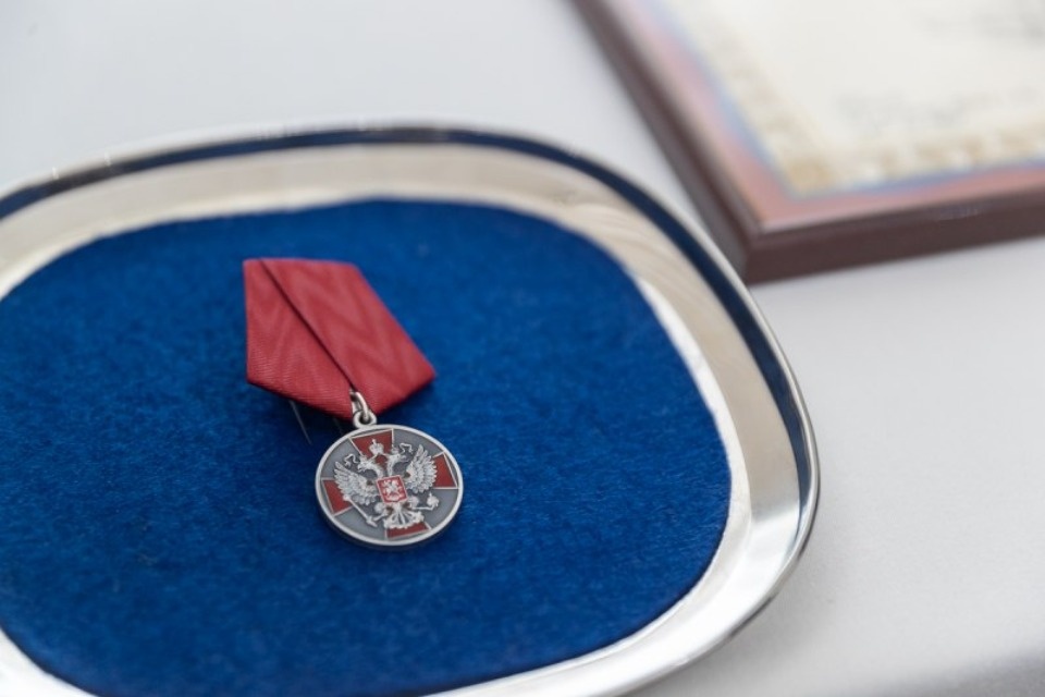 Еще шесть росгвардейцев получили награды от губернатора Псковской области 