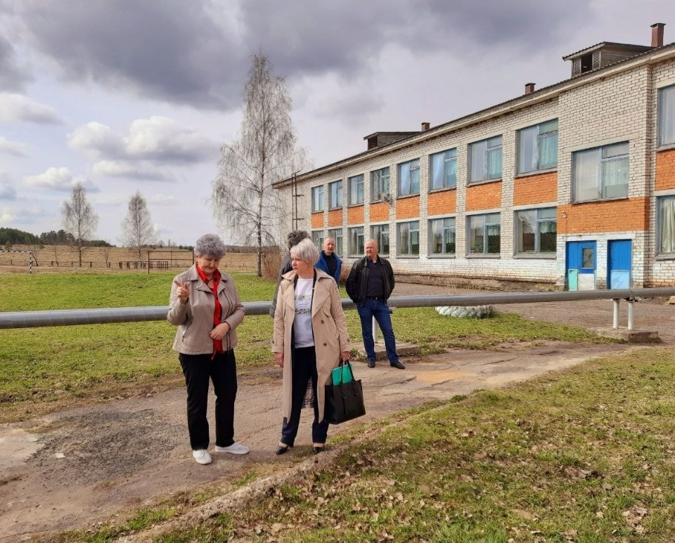 Детскую площадку установят рядом с Исской основной школой в Пушкиногорском районе