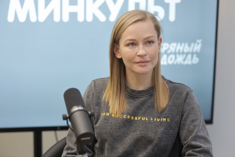 Псковичка Юлия Пересильд написала приключенческий роман о своем пребывании на МКС Псковичка Юлия Пересильд написала приключенческий роман о своем пребывании на МКС