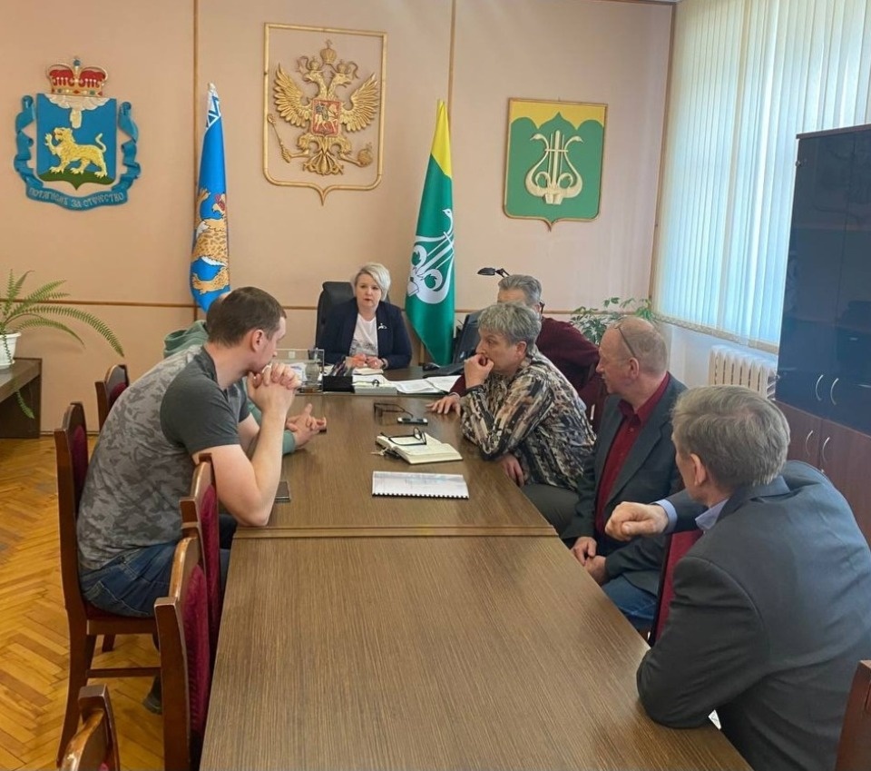 Стартовала работа над проектом по строительству многоквартирного дома для учителей и медработников в Пушкиногорском районе