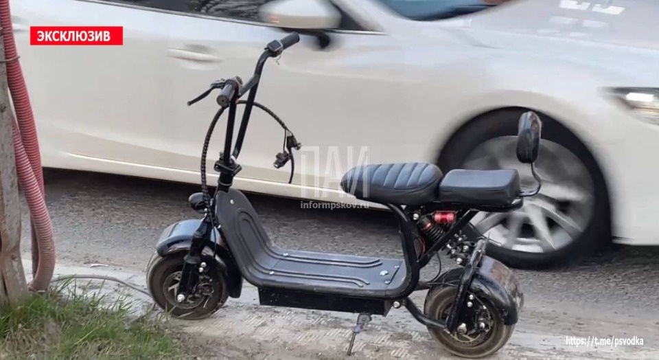 В Пскове ребенка на электросамокате сбил автомобиль