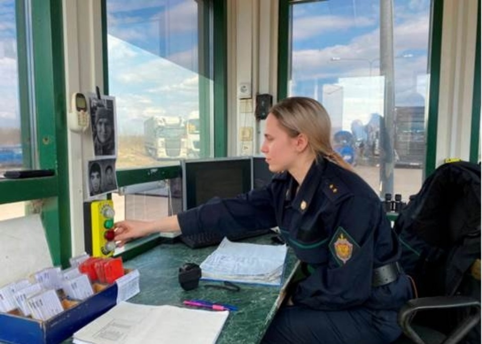 Принудительно останавливать транспорт смогут сотрудники пунктов пропуска «Убылинка» и «Шумилкино»