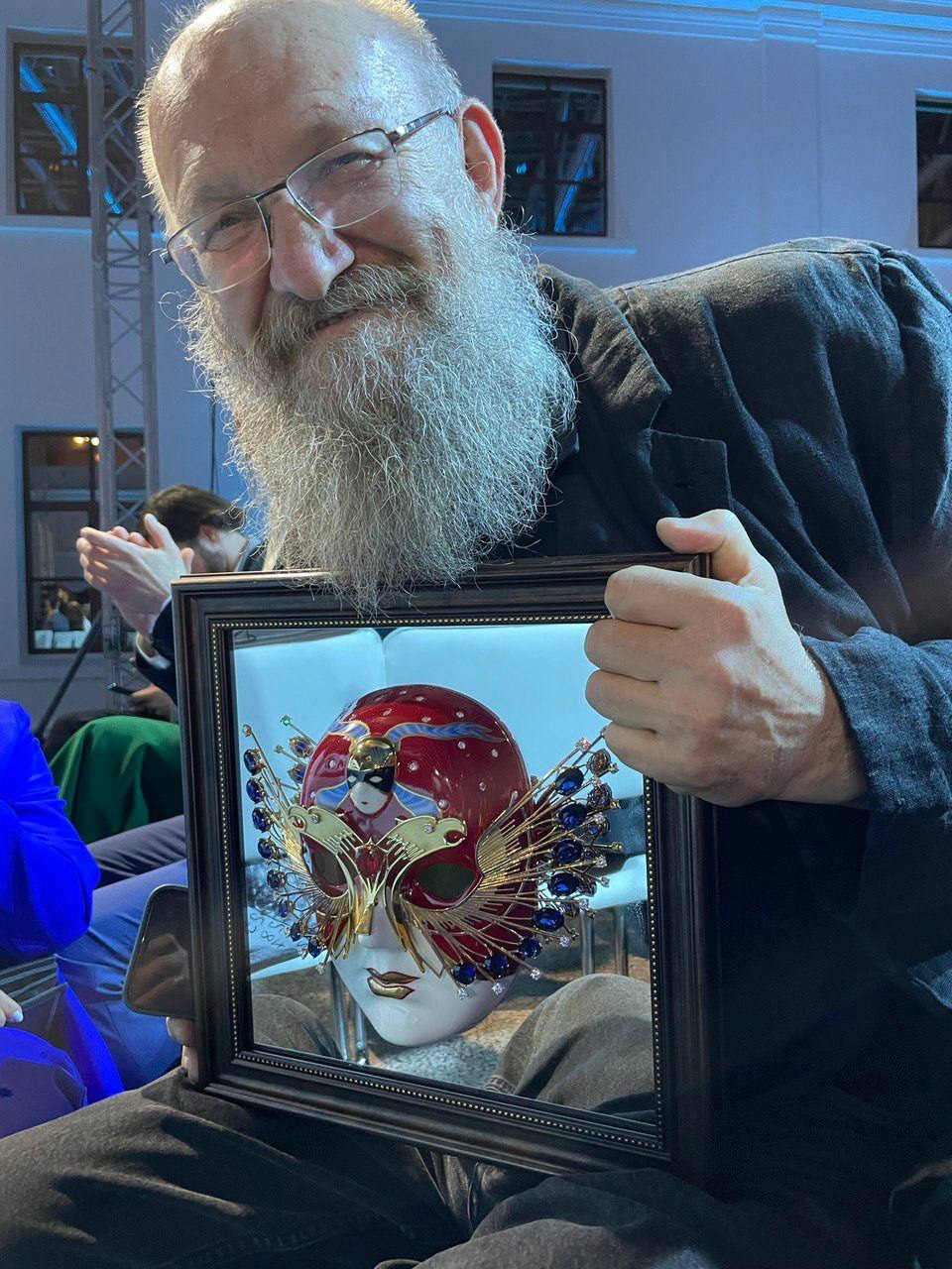 Спектакль псковского театра «Морфий» удостоен премии «Золотая маска» в двух номинациях Спектакль псковского театра «Морфий» удостоен премии «Золотая маска» в двух номинациях