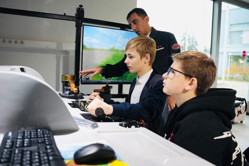 Билет в будущее: «Разговоры о важном» впервые затронули тему профориентации по всей стране