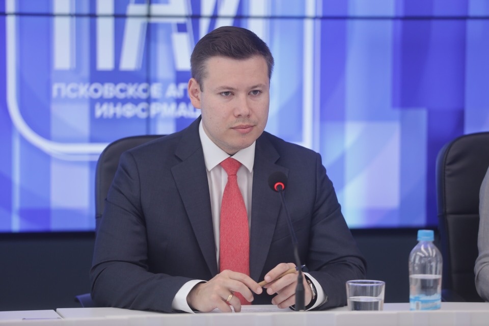 Порядка 80 млн рублей потратят на закупку учебников в Псковской области в 2023 году